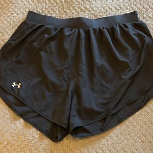 Women’s Under Armour loose black shorts